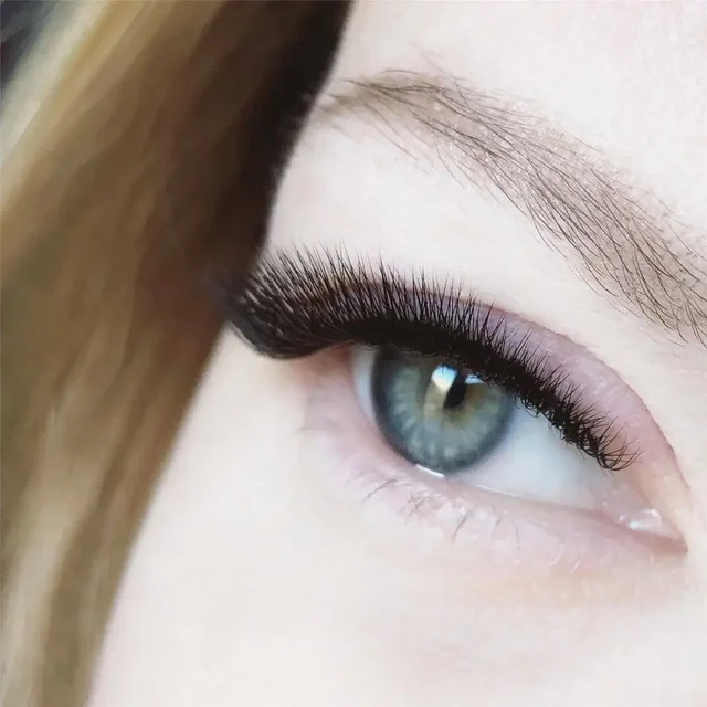 Бьюти-студия MiMi: маникюр, педикюр, наращивание ногтей и ресниц - Услуги в Волгоград