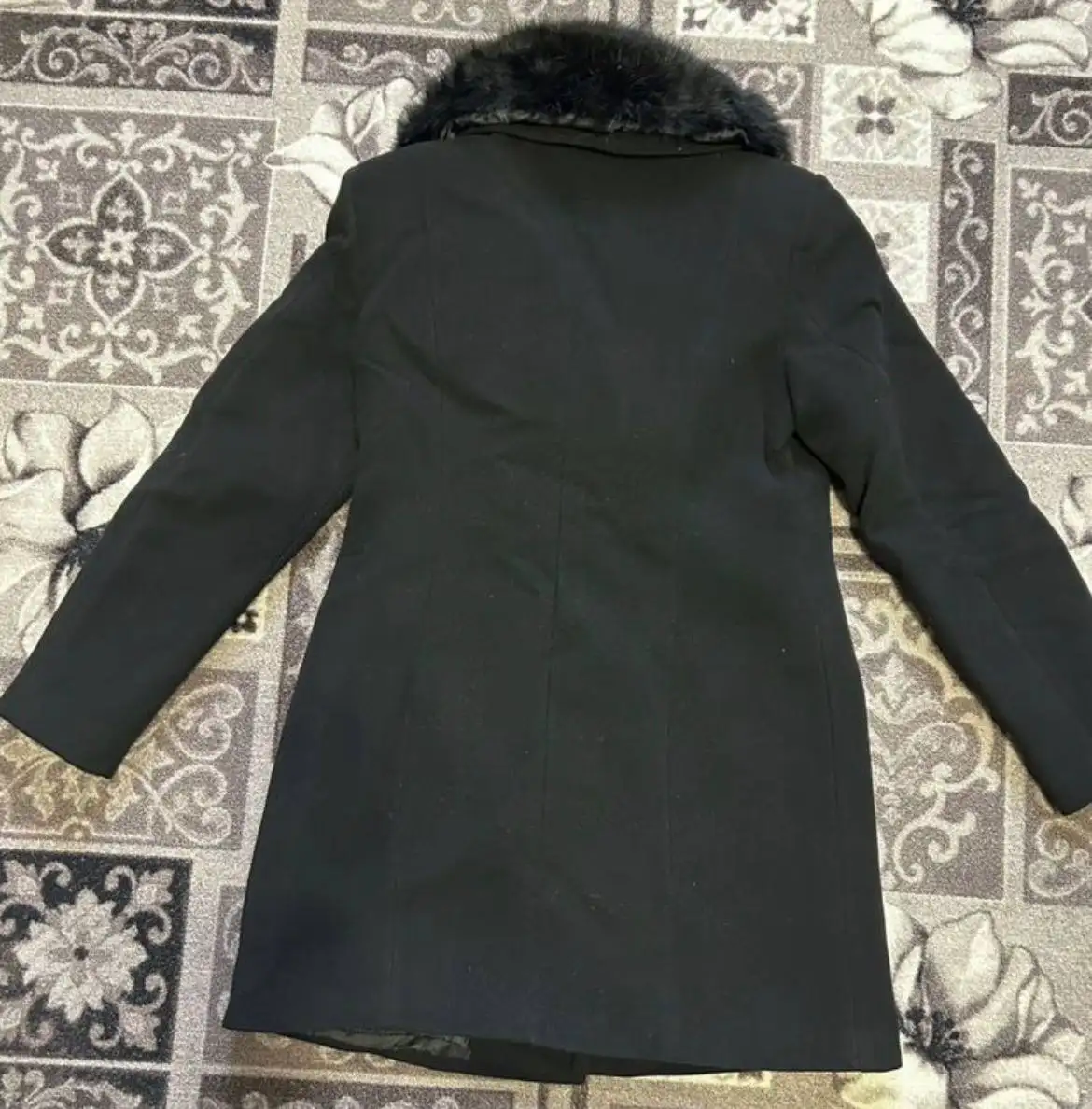 Продам зимнее пальто 42-44 размер - Верхняя одежда (Одежда) в Волгоград