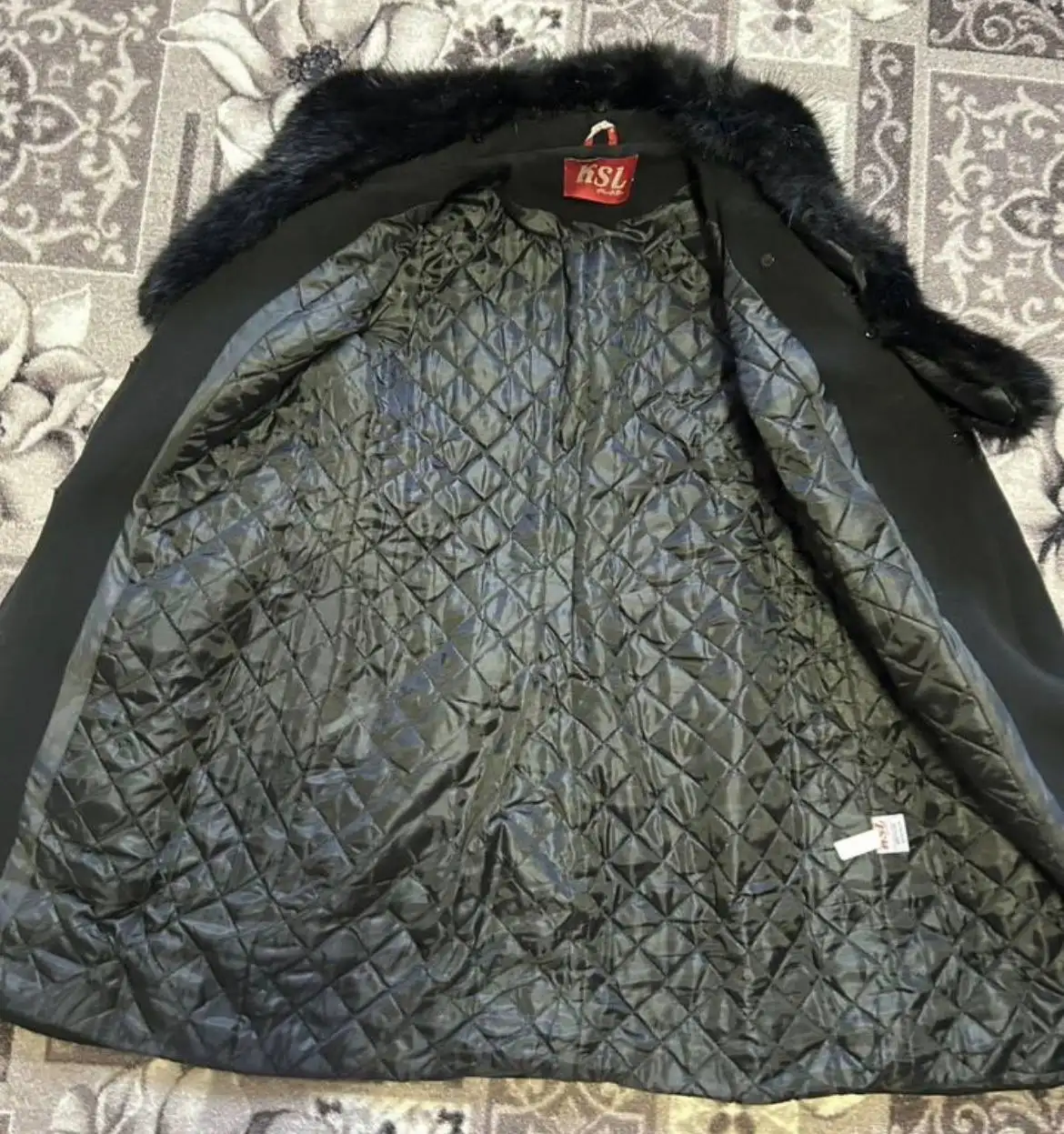 Продам зимнее пальто 42-44 размер - Верхняя одежда (Одежда) в Волгоград