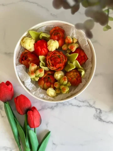 Красные тюльпаны - Гироскутеры в Волгоград