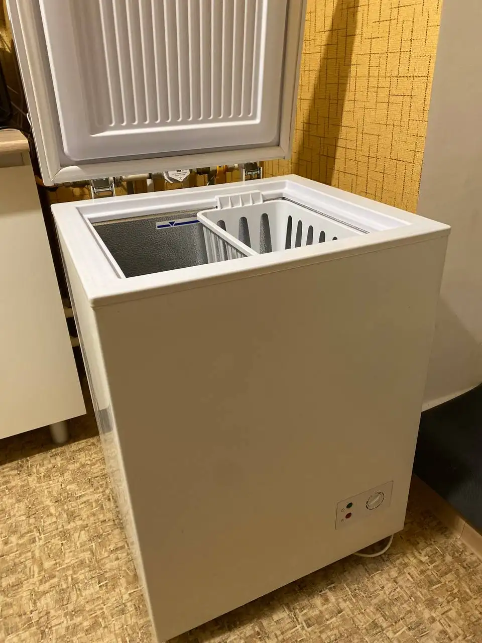 Продаётся морозильная камера Ларь - Барахолка в Волгоград