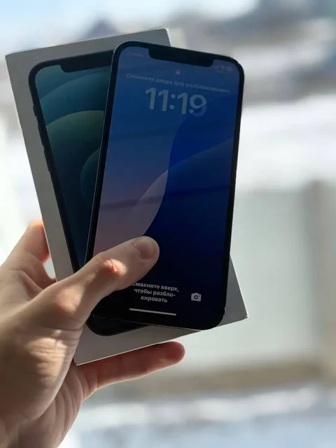 Продам iPhone 12 128ГБ в идеальном состоянии - Наушники в Волгоград