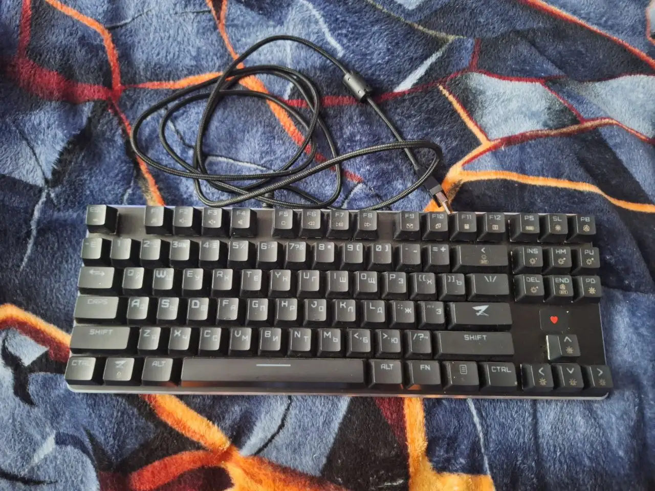 Продажа клавиатуры в идеальном состоянии - Компьютерные аксессуары (Электроника) в Волгоград