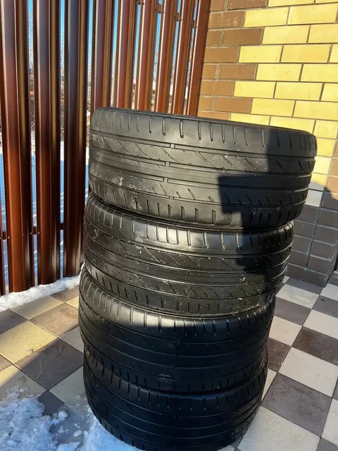 Продам летнюю резину 225/45/17 - Внедорожники в Волгоград