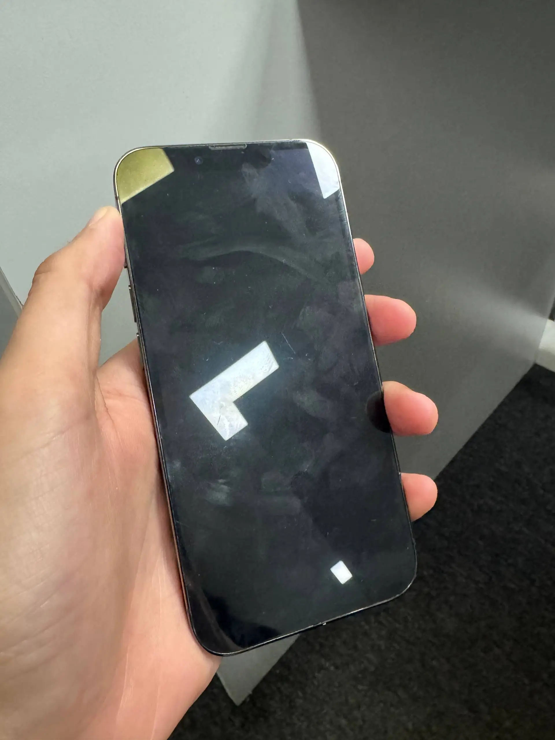 Продажа б/у iPhone и VR-очков Oculus Quest 3s в Волгограде - Смартфоны и планшеты (Электроника) в Волгоград