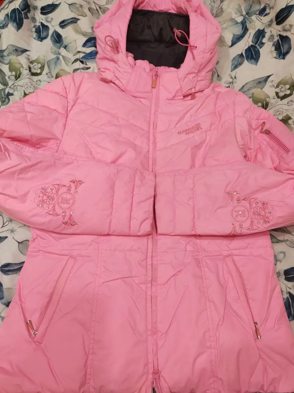 Женская горнолыжная зимняя куртка, размер 48-50 - Верхняя одежда (Одежда) в Волгоград