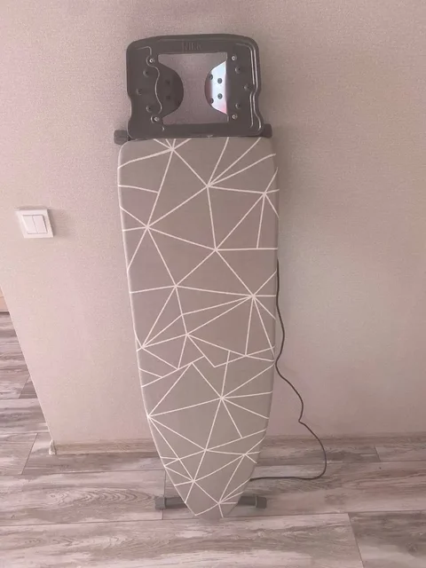 Продажа новой гладильной доски с дополнительными аксессуарами - Инструменты в Волгоград