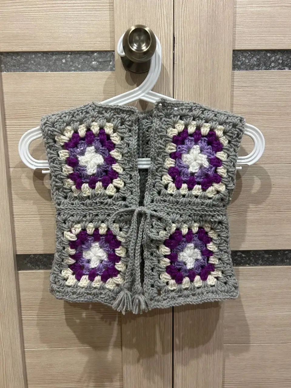 Вязаный жилет ручной работы для девочки 3-4 лет - Детская одежда (Одежда) в Волгоград