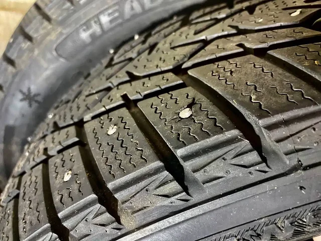 Продажа зимних шипованных шин Headway HW503 195/55 R16 87T - Аудио и мультимедиа в Волгоград