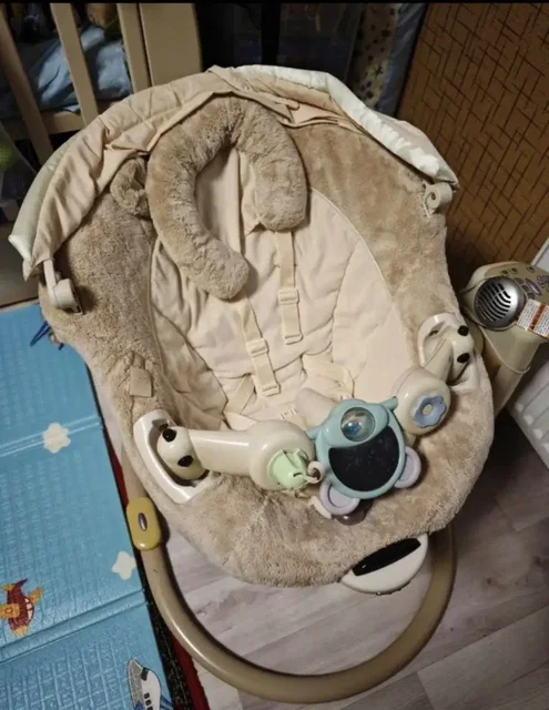 Продам укачивающий центр Graco 2000 - Рюкзаки в Волгоград