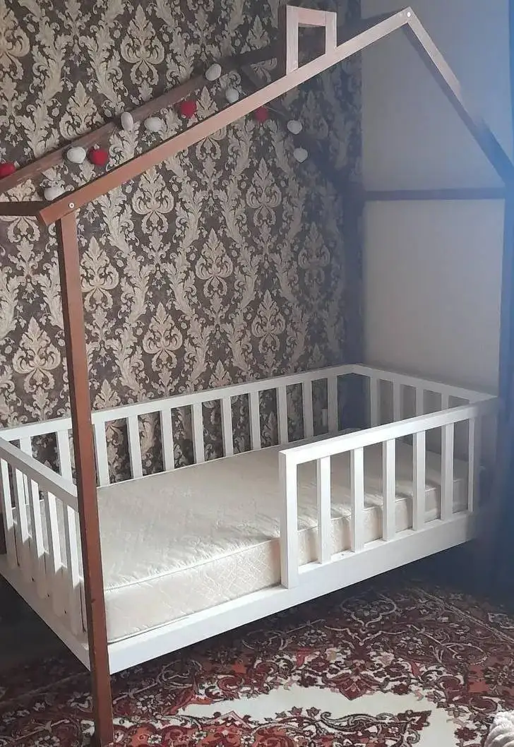 Продается детская кровать с матрасом - Детская мебель (Товары для детей) в Волгоград