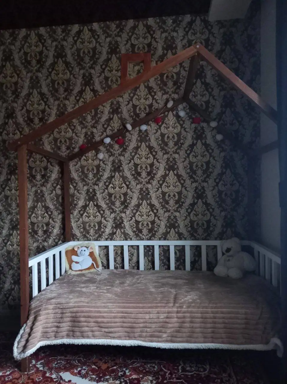 Продается детская кровать с матрасом - Детская мебель (Товары для детей) в Волгоград