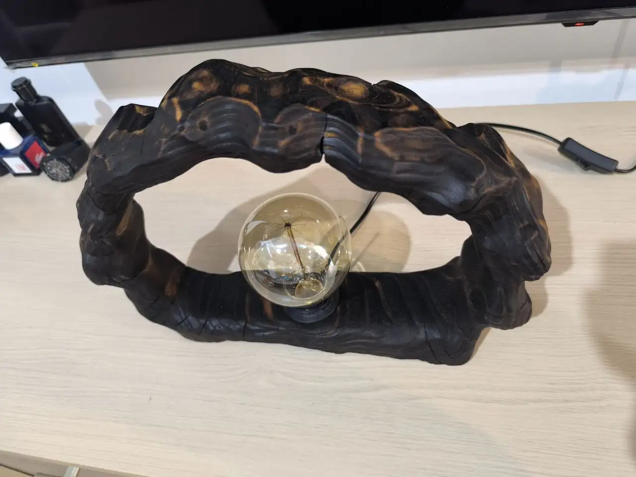 Настольный светильник из вяза с переключателем - Светильники (Для дома и дачи) в Волгоград