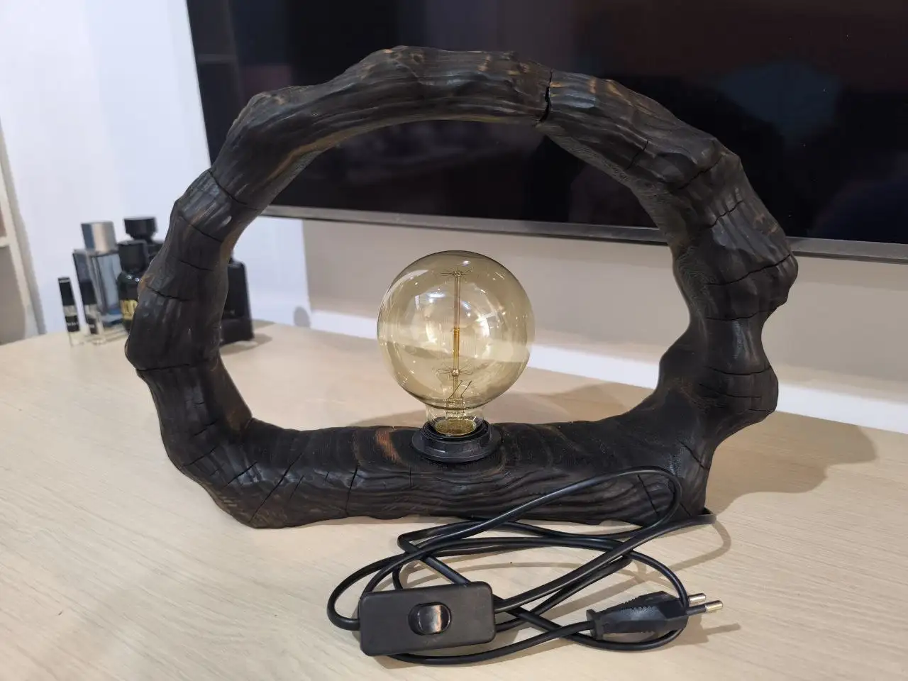 Настольный светильник из вяза с переключателем - Светильники (Для дома и дачи) в Волгоград