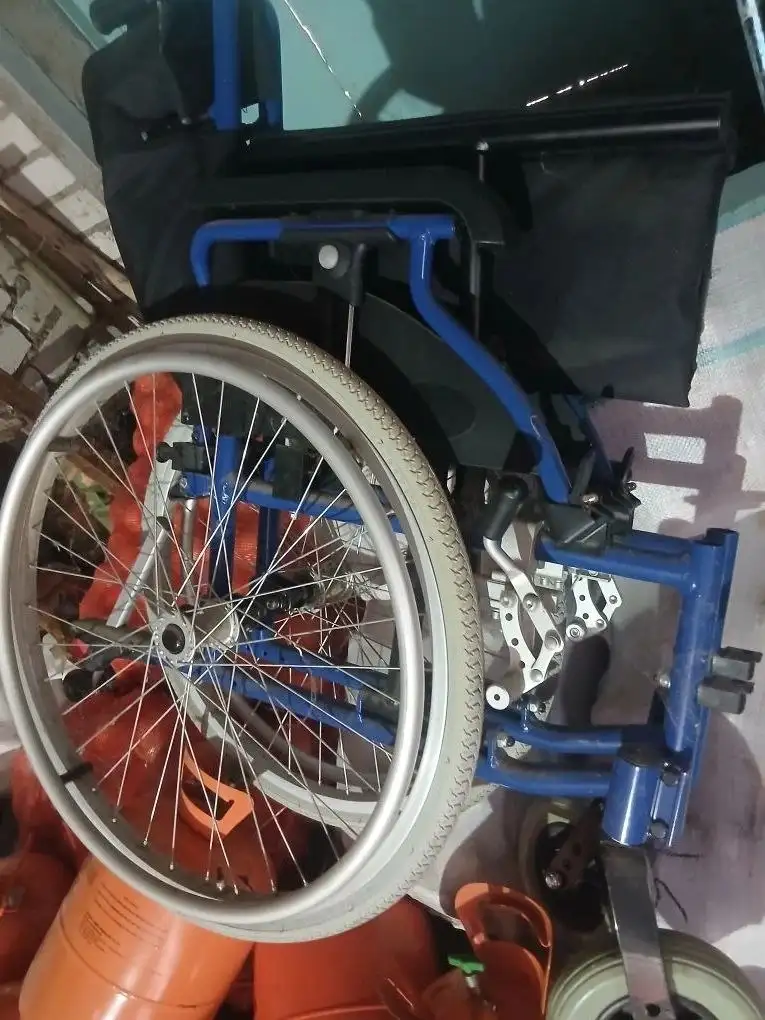 Инвалидная коляска для нуждающихся - Хобби и отдых в Волгоград