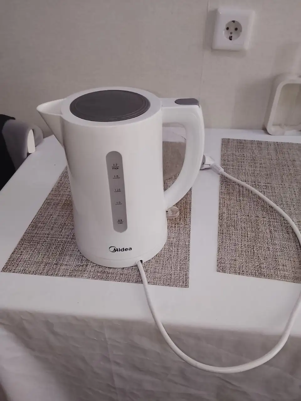 Электрический чайник как новый - Кухонная техника (Для дома и дачи) в Волгоград