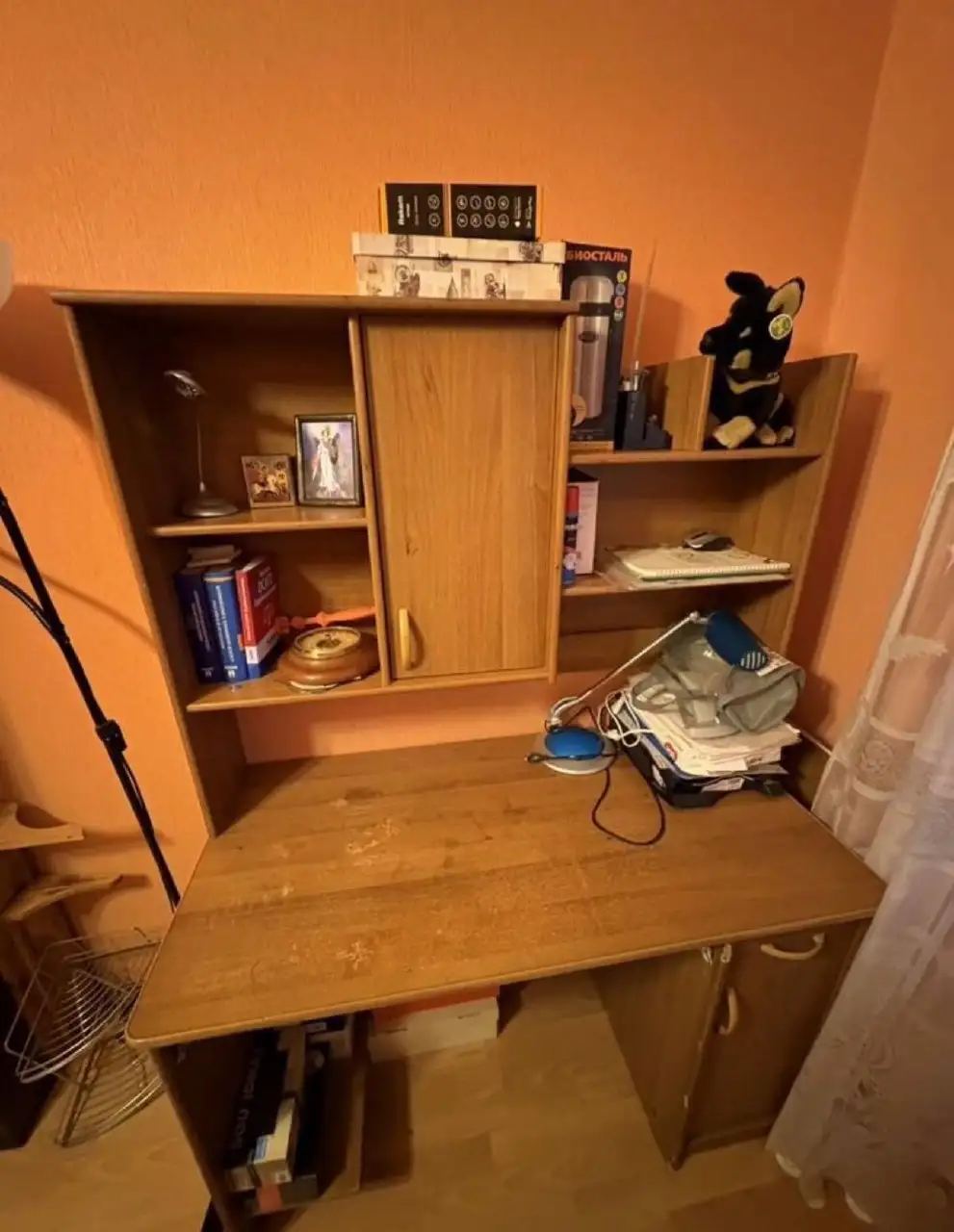 Бесплатный компьютерный стол - Мебель (Барахолка) в Волгоград
