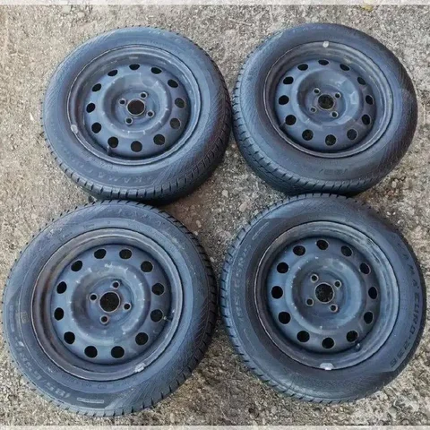 Продам диски на летней резине 185/65 R15, 4x100 - Авто в Волгоград