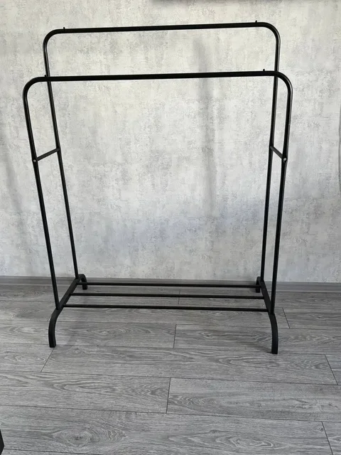 Продам вешалку напольную и дверь - частное объявление в Волгоград