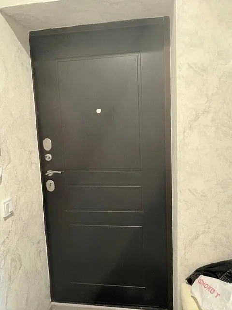 Продам входную дверь - Инструменты в Волгоград