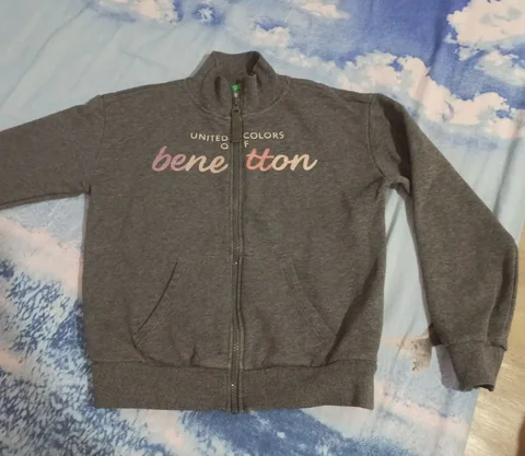 Кофта на замке Бенеттон для девочки - частное объявление в Дзержинский