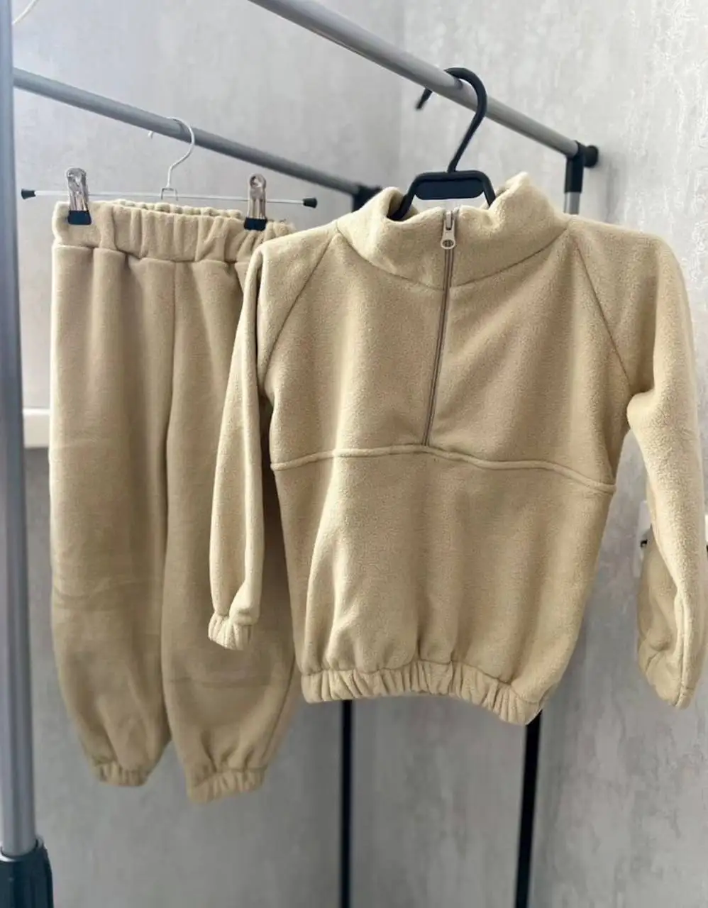 Новый костюм флис размер 98-104 - Одежда для детей (Товары для детей) в Волгоград