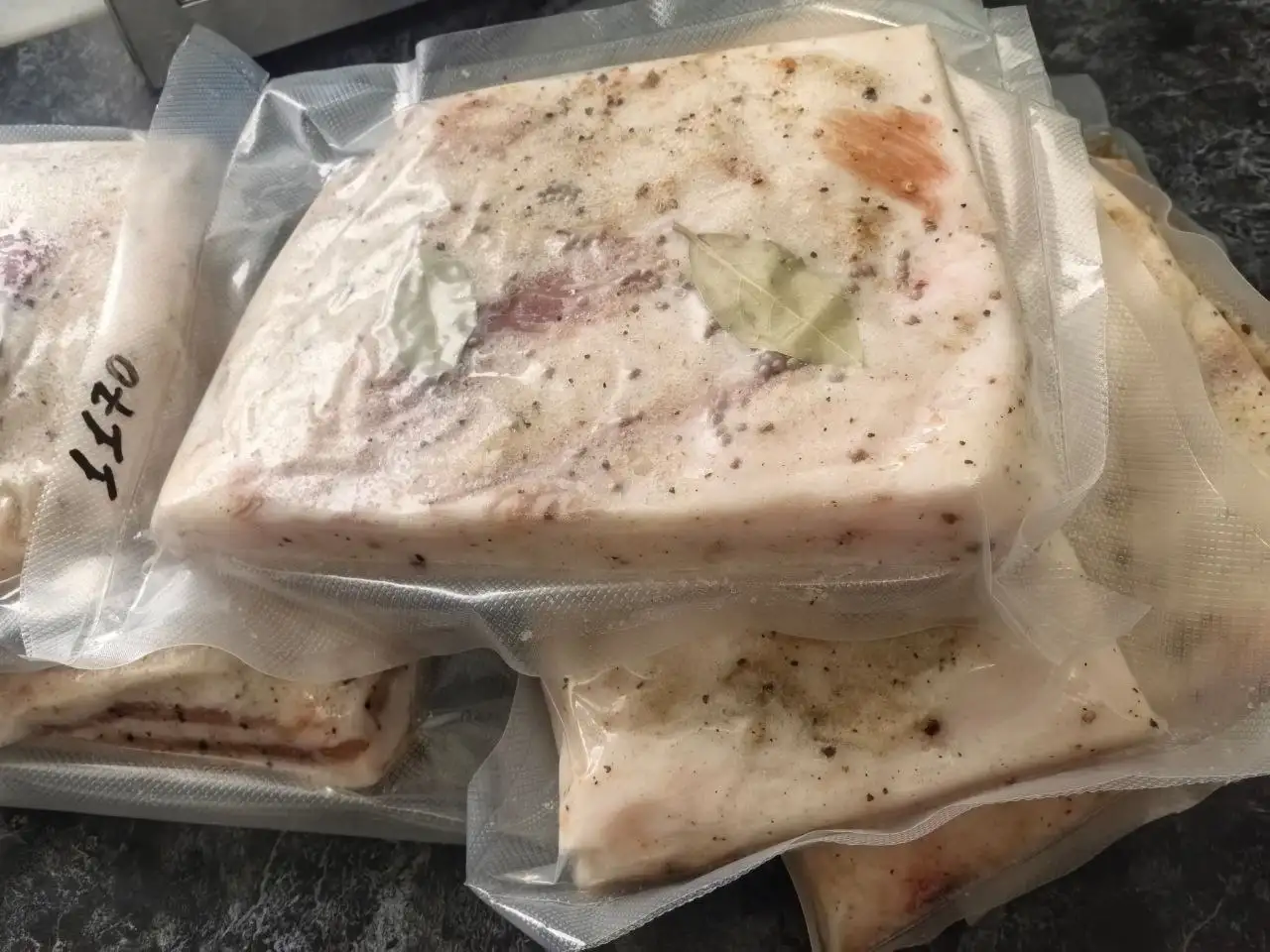 Деревенское соленое сало в вакуумной упаковке - Продукты питания (Барахолка) в Волгоград