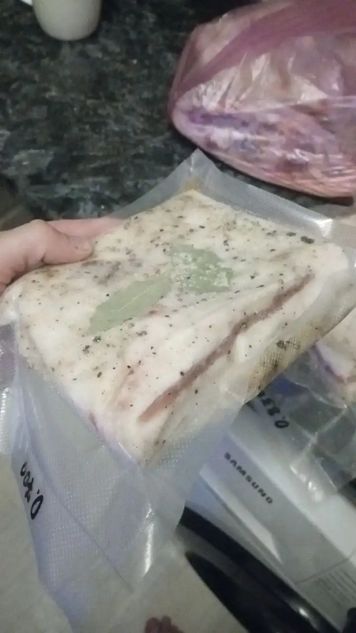 Деревенское соленое сало в вакуумной упаковке - Продукты питания (Барахолка) в Волгоград