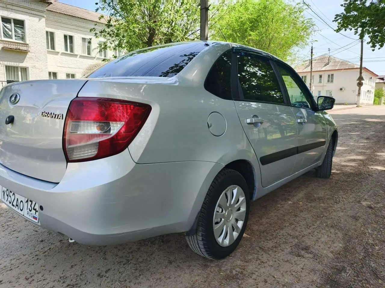 Продам Гранту полной комплектации 2015 - Легковые автомобили (Авто) в Жирновск