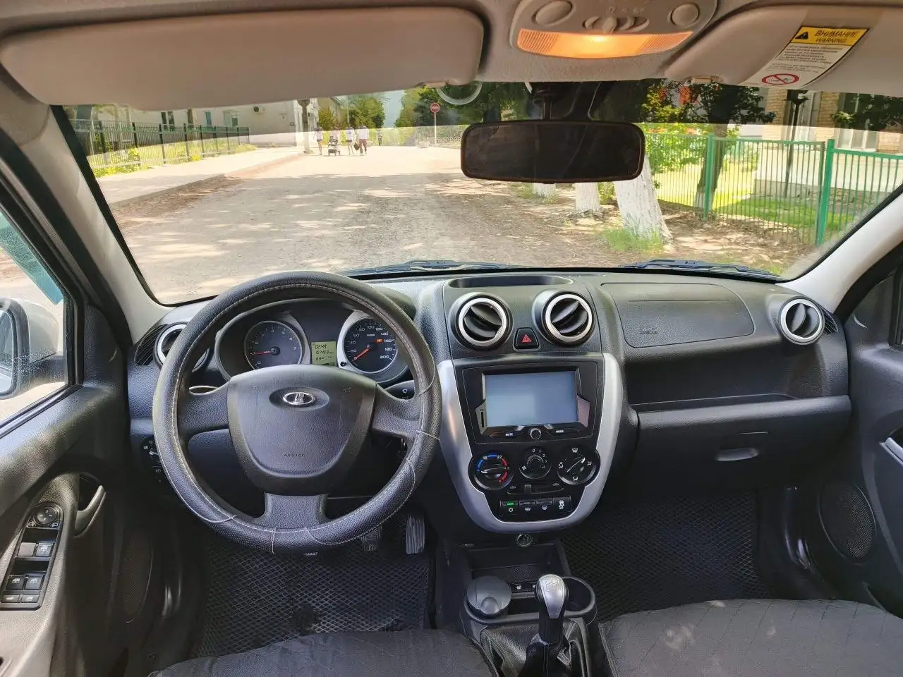 Продам Гранту полной комплектации 2015 - Легковые автомобили (Авто) в Жирновск