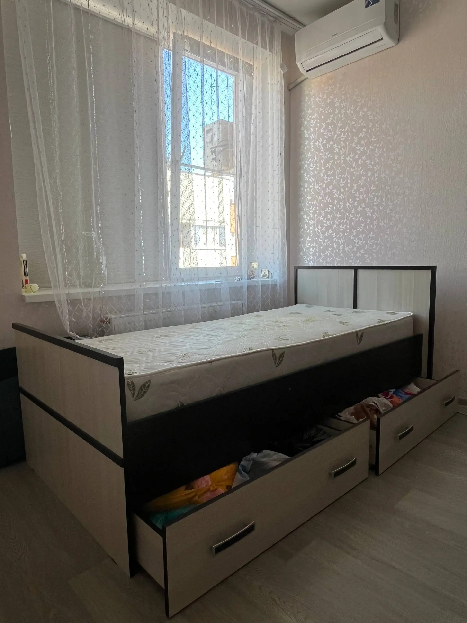 Продам кровать 90x195 см - Мебель (Для дома и дачи) в Волгоград