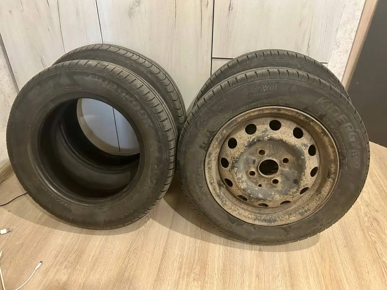 Продам летнюю резину Hankook R13 б/у - Шины (Авто) в Волгоград