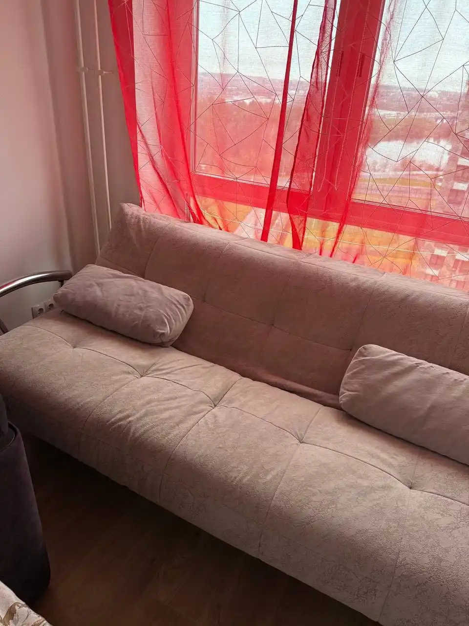 Диван-кровать с неисправным механизмом