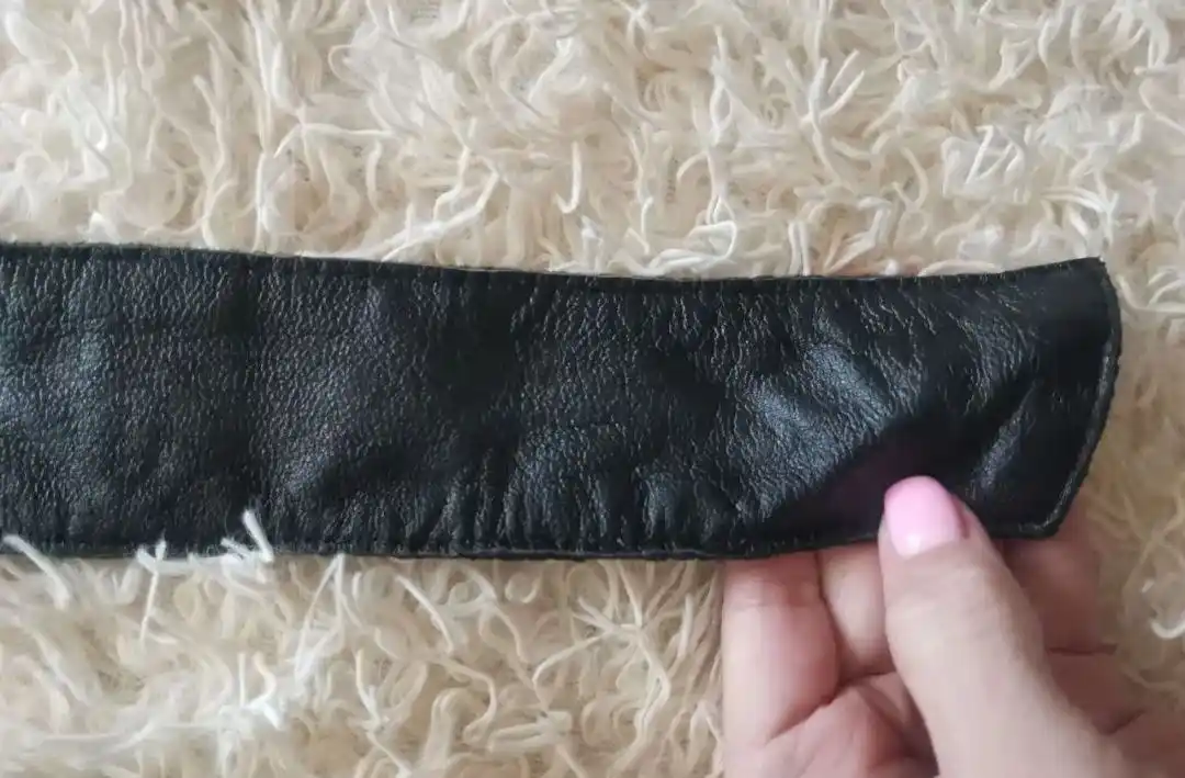 Ремень черный кожаный с пайетками