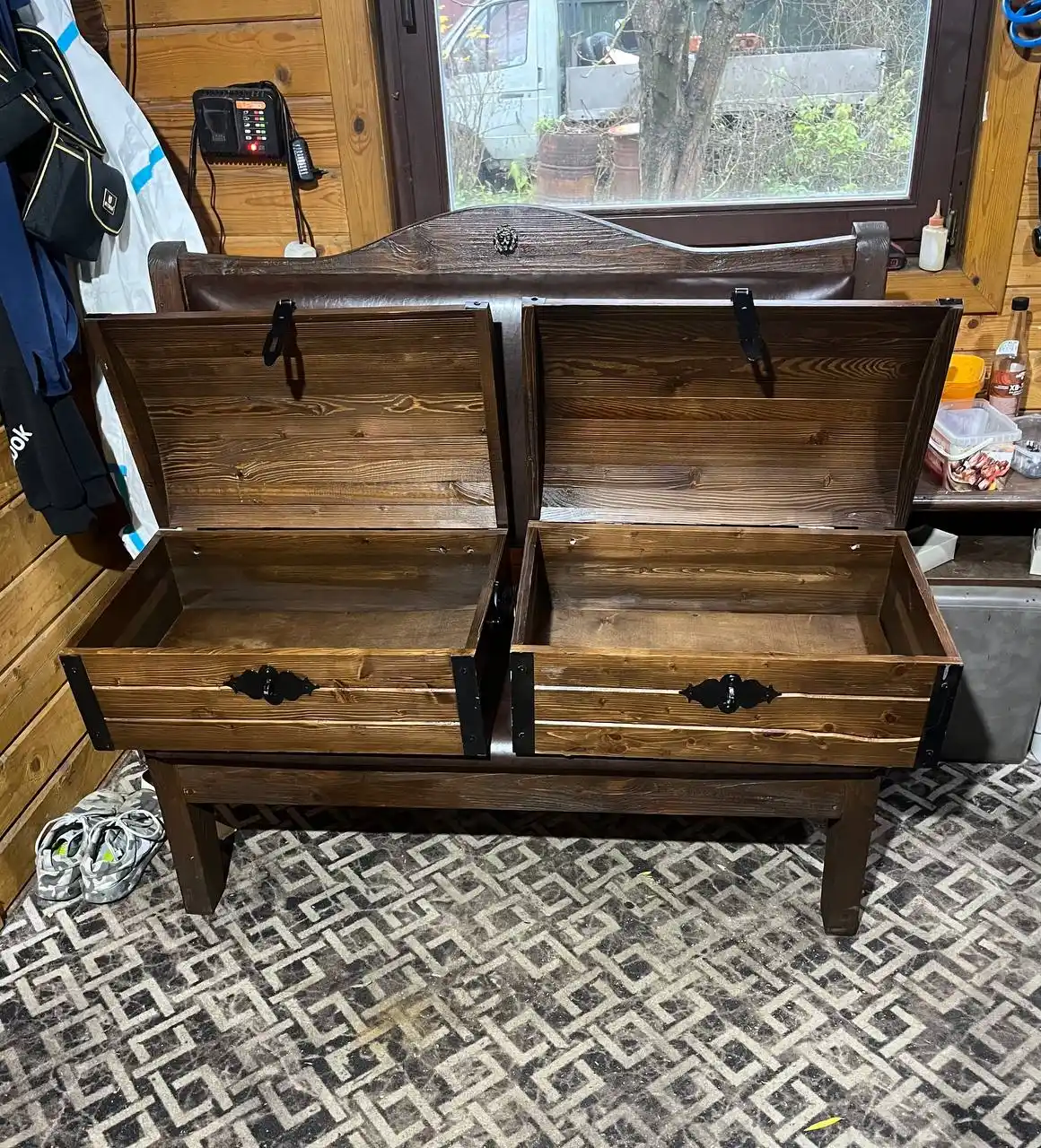 Распродажа сундуков бу из натурального массива дерева