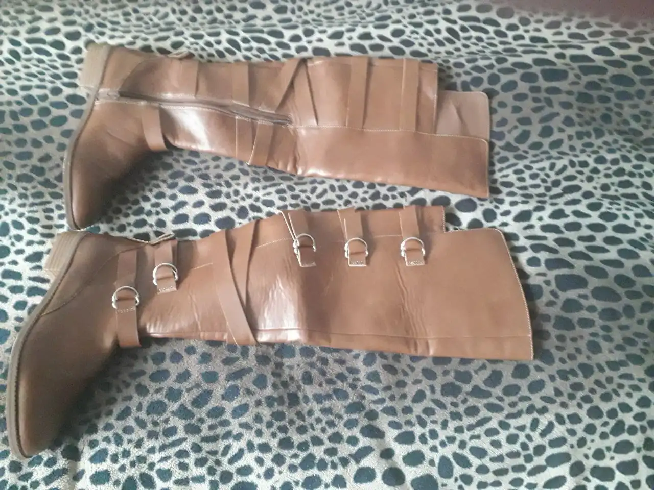 Продажа осенних ботфортов