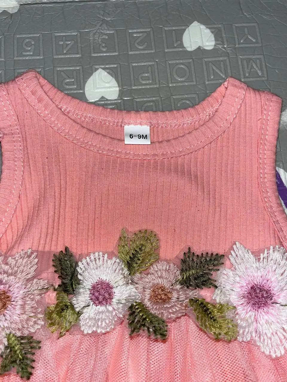 Продам два платья детских