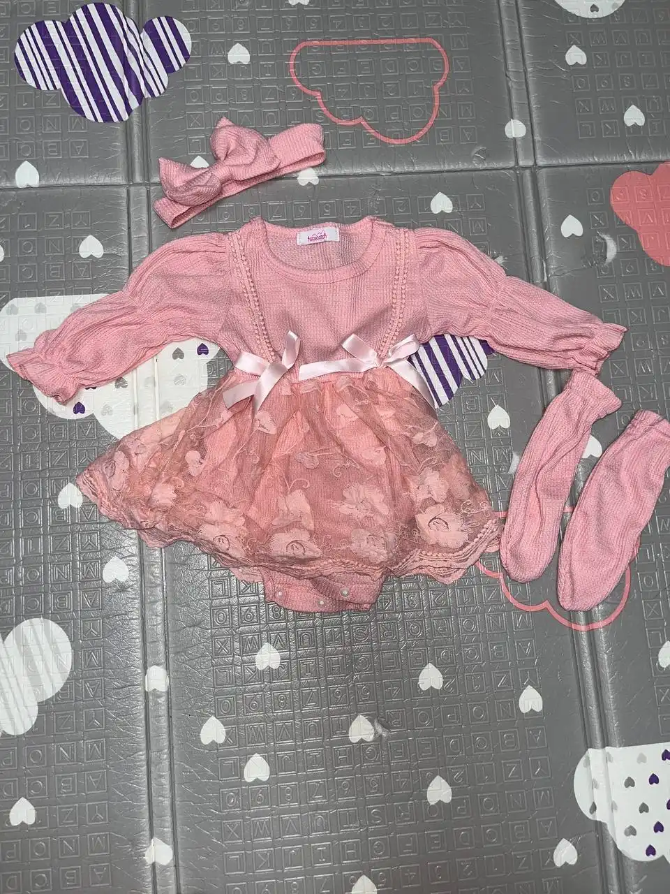 Продам два платья детских