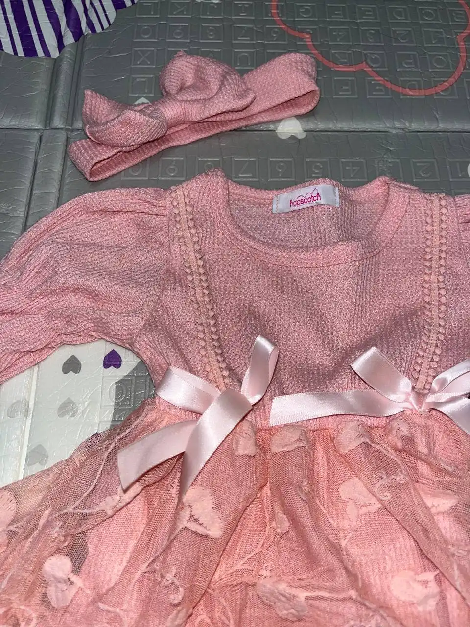 Продам два платья детских