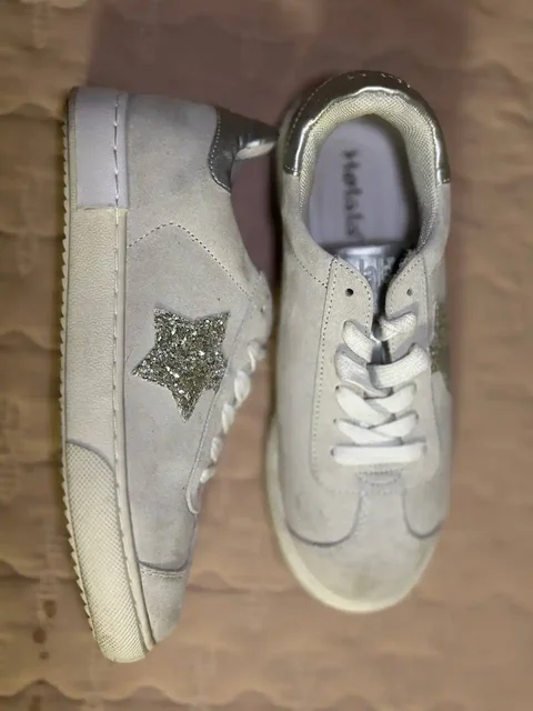 Кеды на девочку с водолазкой в подарок - Одежда в Москва