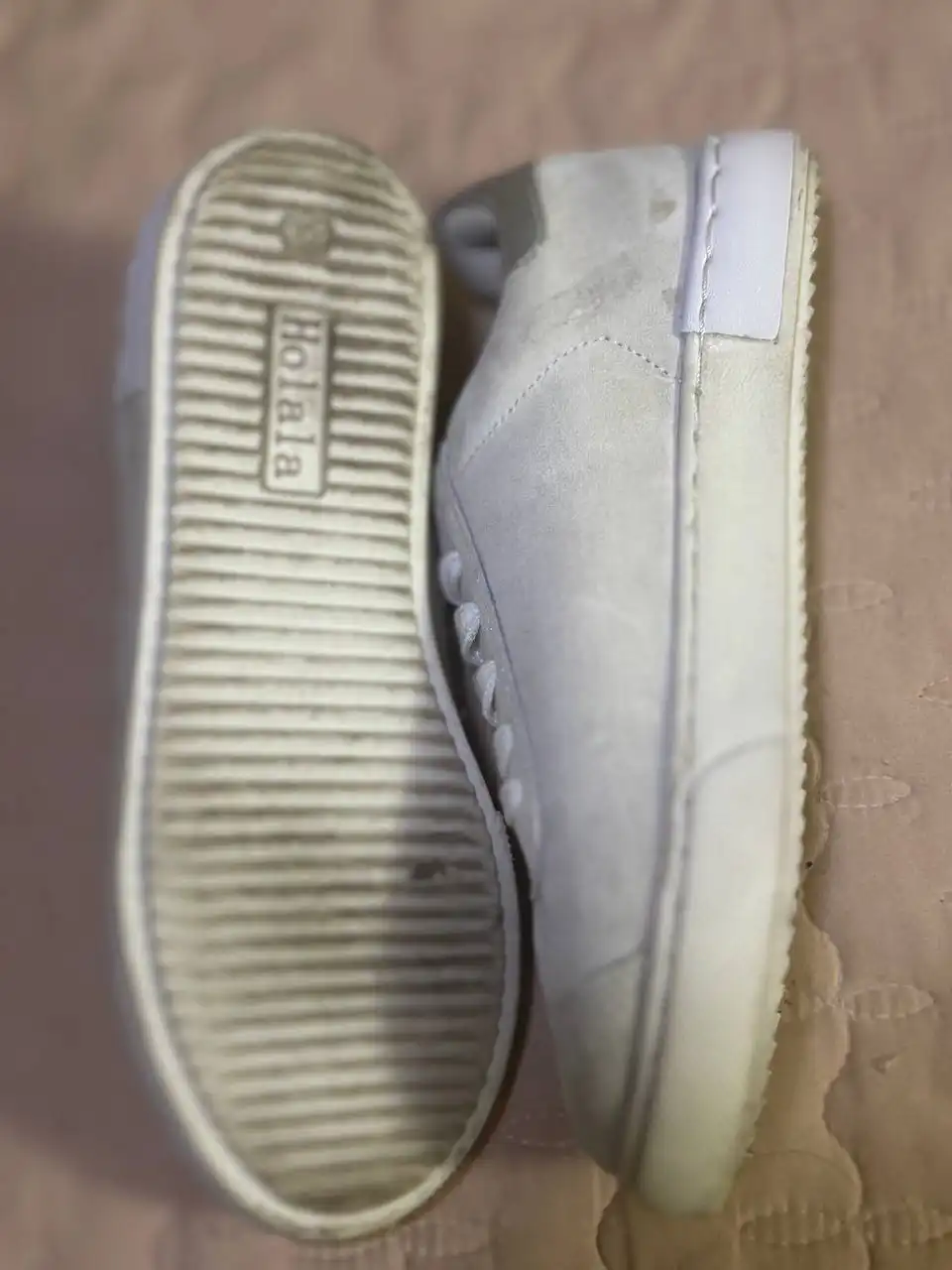 Кеды на девочку с водолазкой в подарок