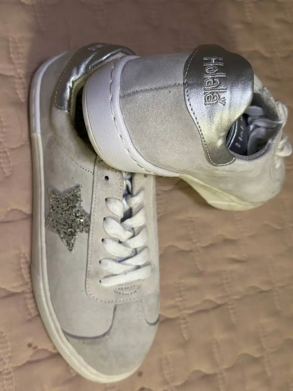 Кеды на девочку с водолазкой в подарок