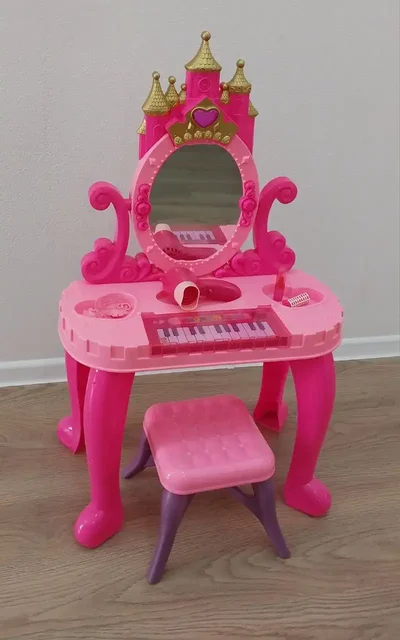 Детский туалетный столик с зеркалом и игрушками - Товары для детей в Москва