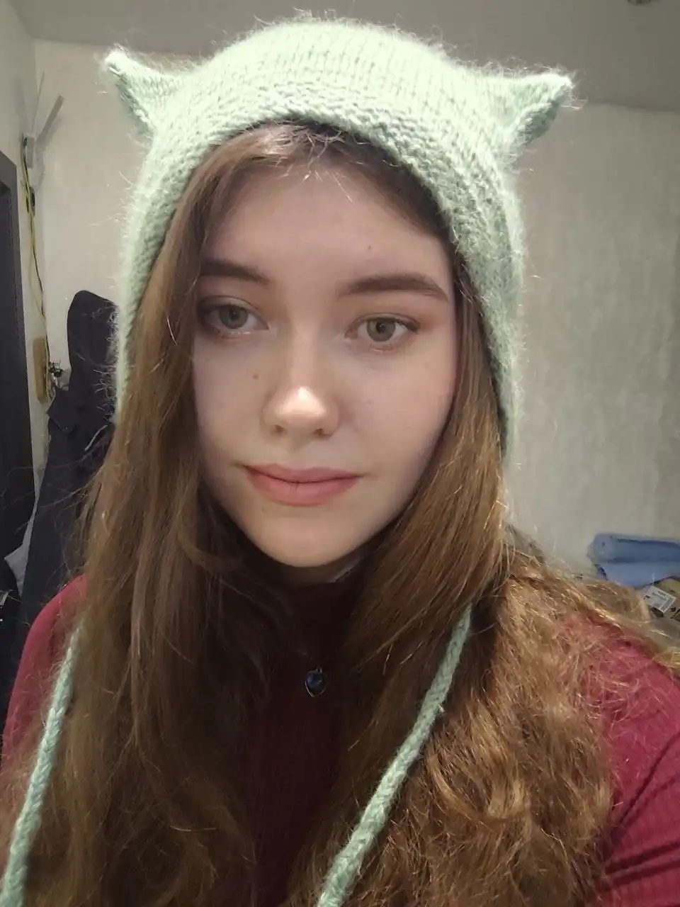 Вязаные шапки с ушками ручной работы