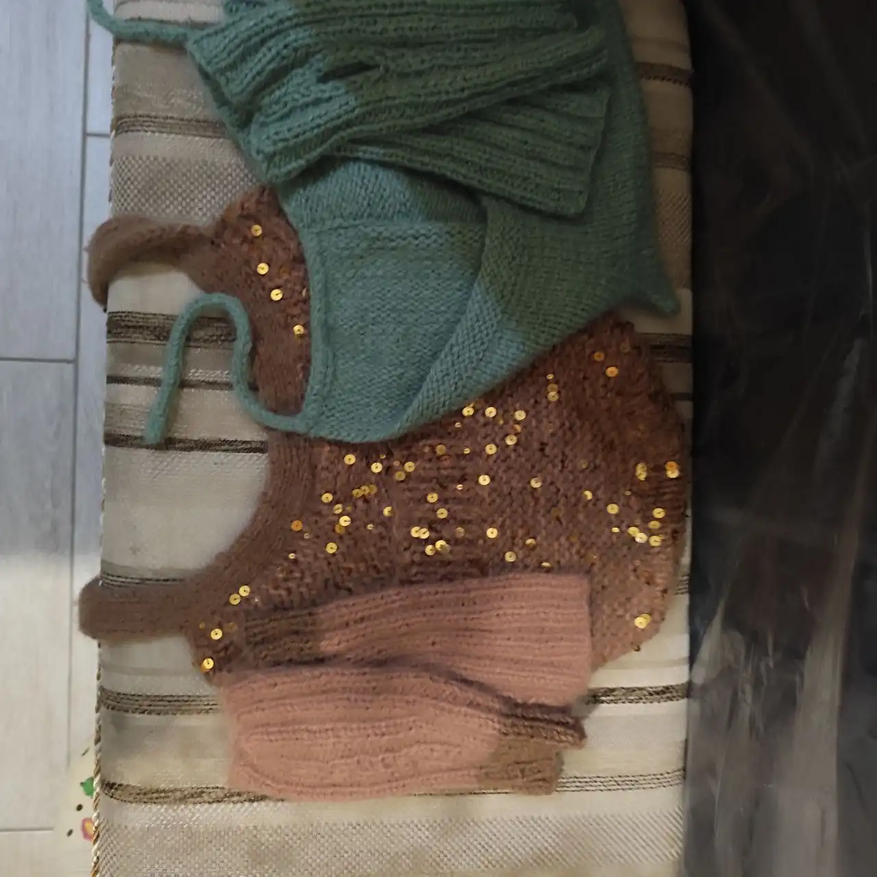 Вязаные шапки с ушками ручной работы