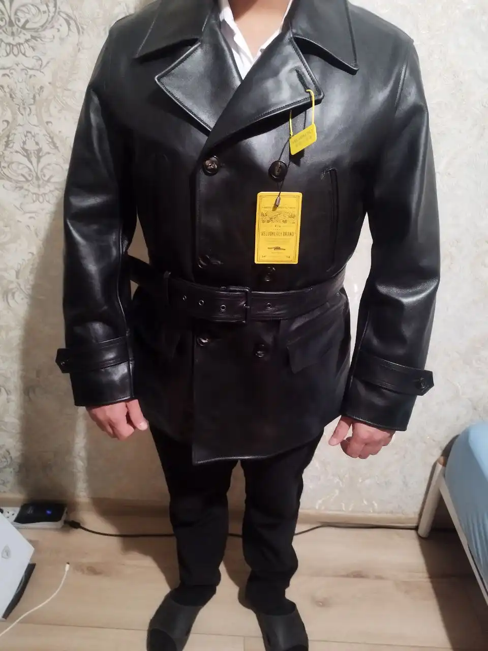 Продажа нового тренча из конской кожи