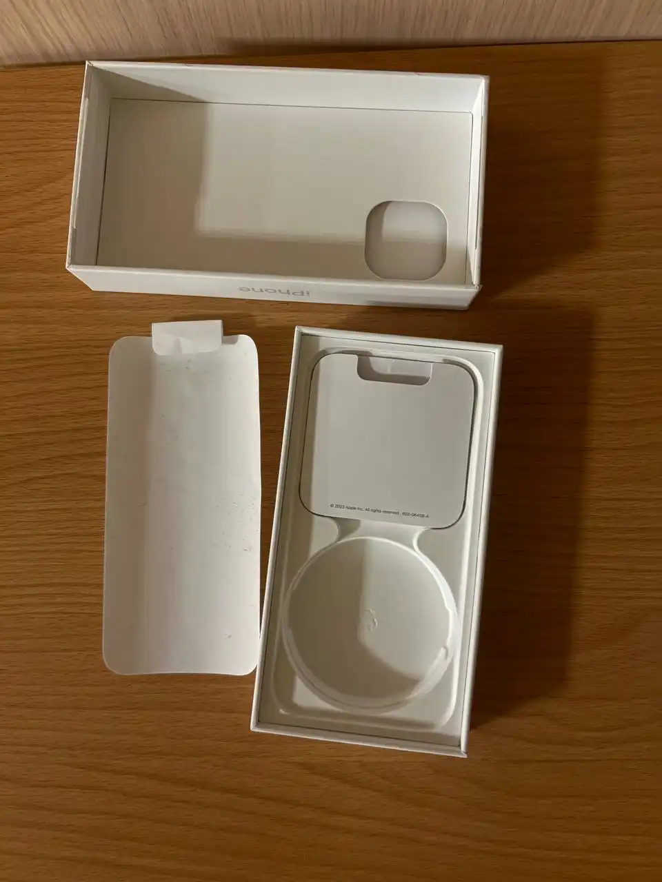 Продам коробку от iPhone 15