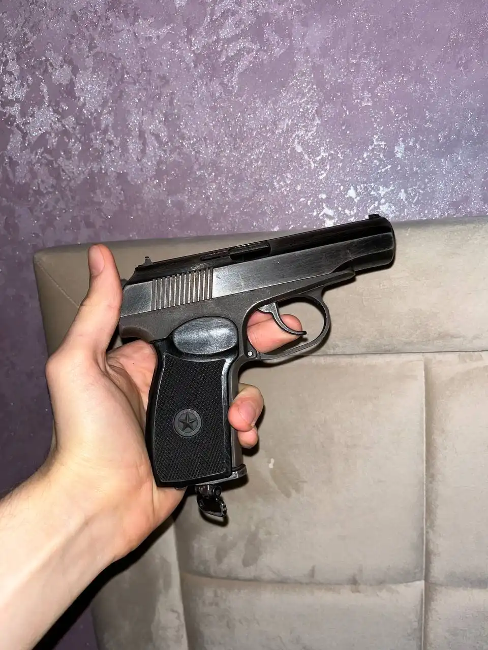 Комплект кобура, коробка, глушитель, ключик, полная банка пуль