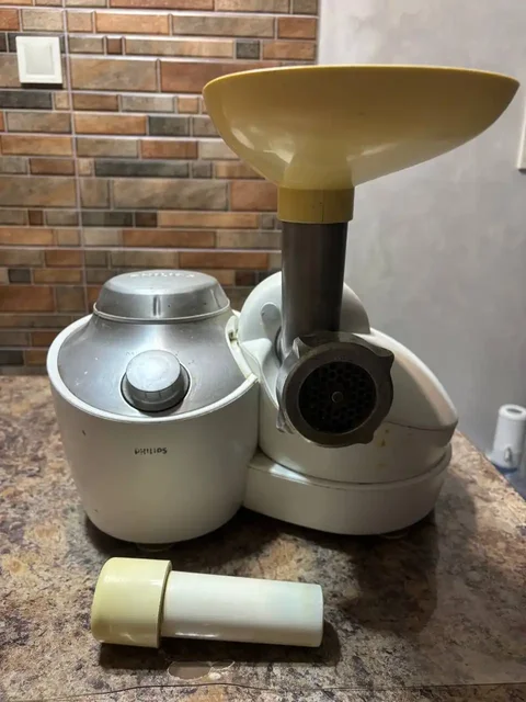 Мясорубка Philips отдам даром - Часы в Белгород