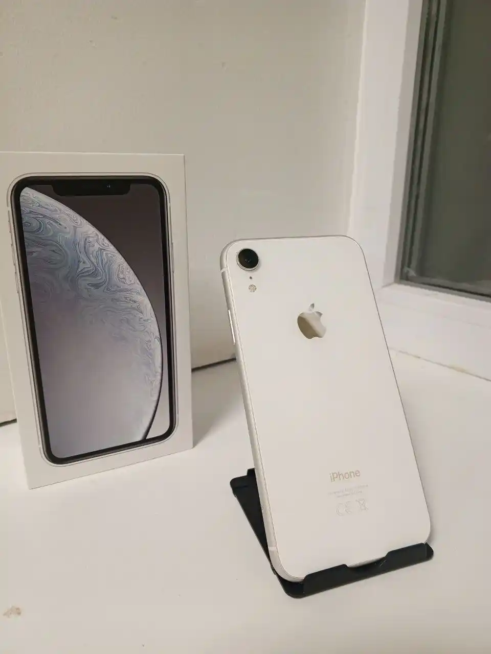 Продаю iPhone Xr